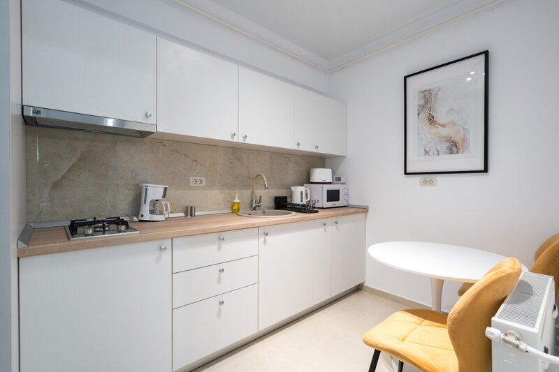 Central Address, mobilat si utilat designer, prima inchiriere